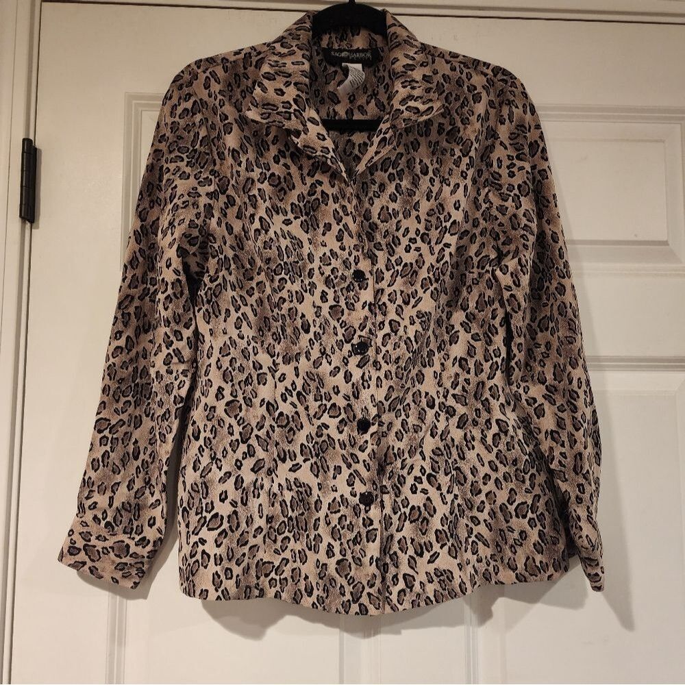Sag Harbor animal print button up blouse 12P